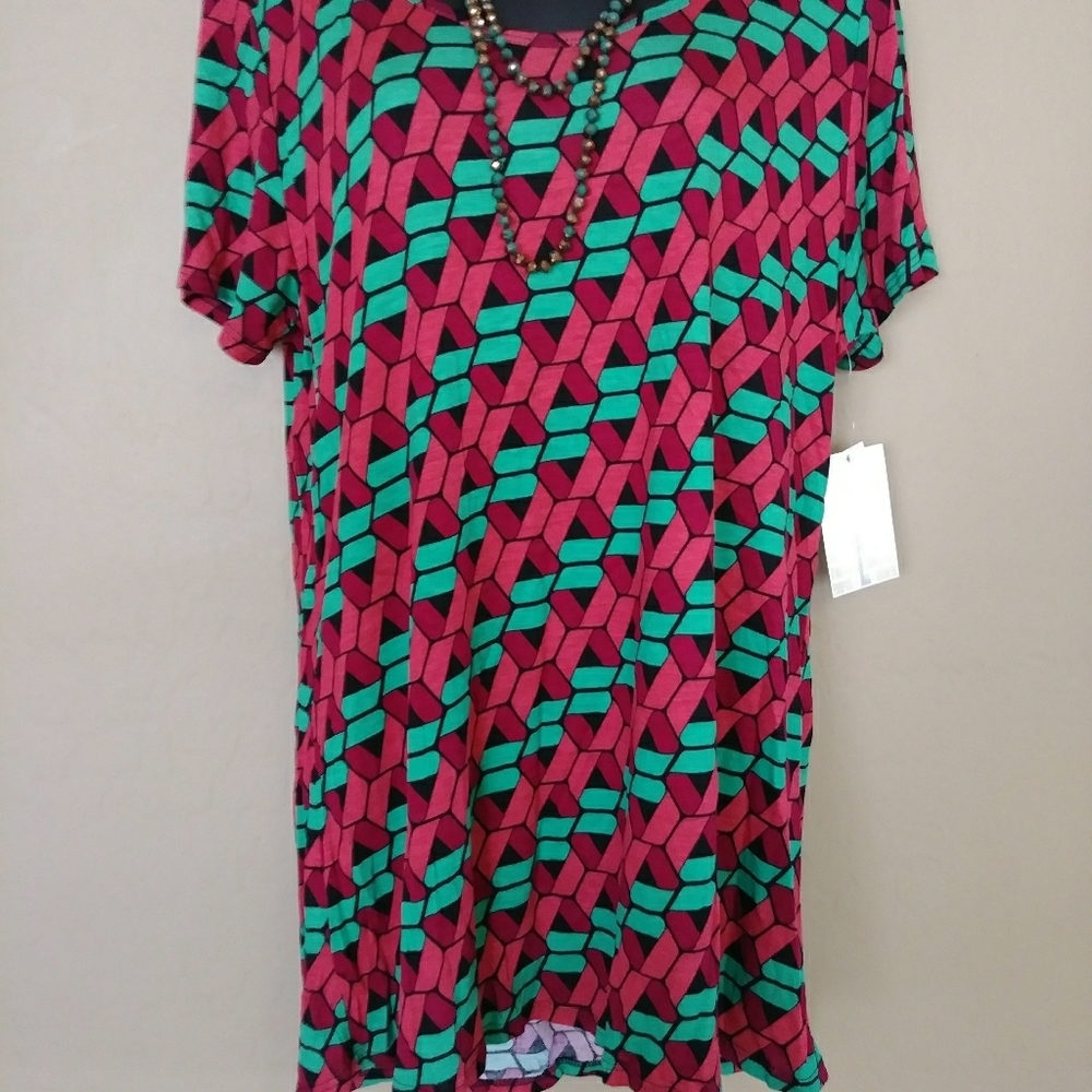⭐Sale⭐LuluRoe Classic Tee